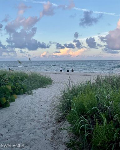 975 9th AVE S 5, Naples, FL 34102