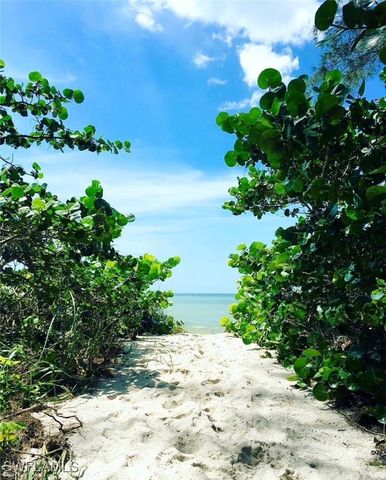 975 9th AVE S 5, Naples, FL 34102