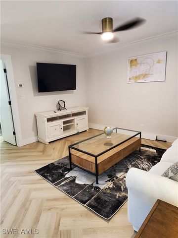 975 9th AVE S 5, Naples, FL 34102