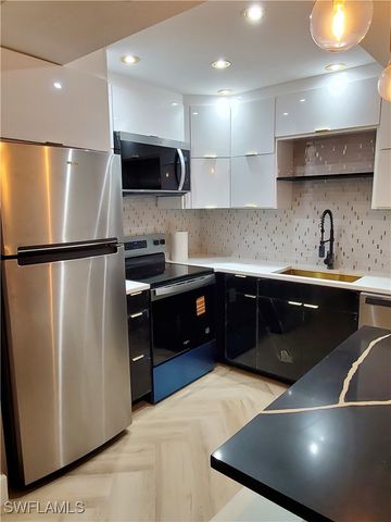 975 9th AVE S 5, Naples, FL 34102