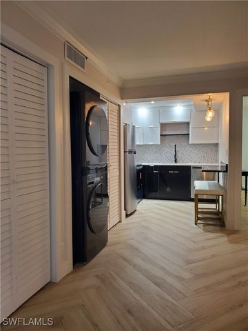 975 9th AVE S 5, Naples, FL 34102