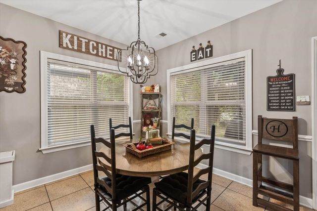 210 WHISPERING MEADOWS DR, Oakland, TN 38060