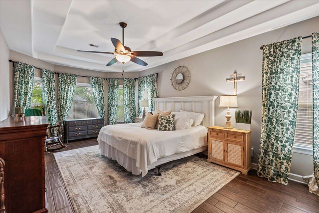 210 WHISPERING MEADOWS DR, Oakland, TN 38060