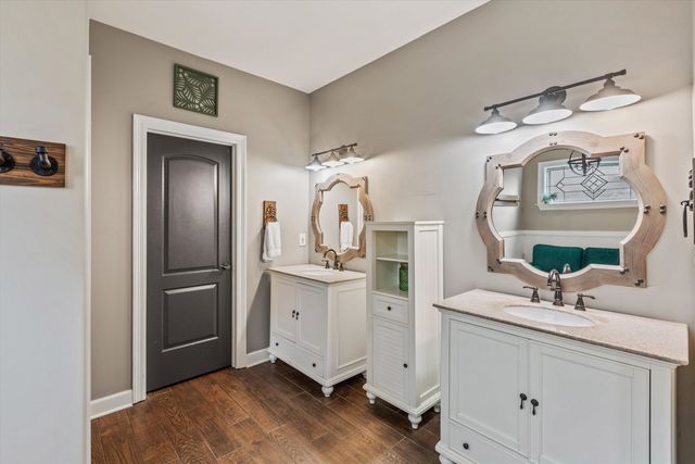 210 WHISPERING MEADOWS DR, Oakland, TN 38060
