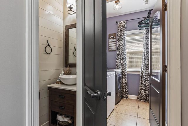 210 WHISPERING MEADOWS DR, Oakland, TN 38060