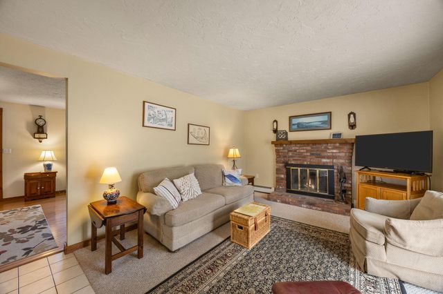 28 Buckingham Drive, Sandwich, MA 02563