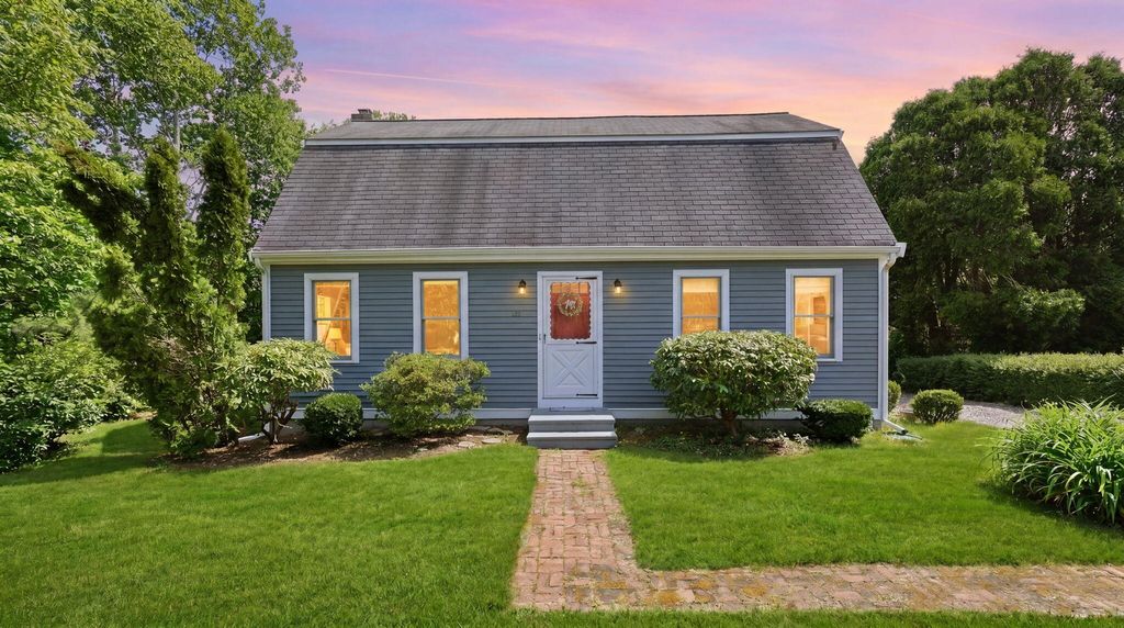 28 Buckingham Drive, Sandwich, MA 02563