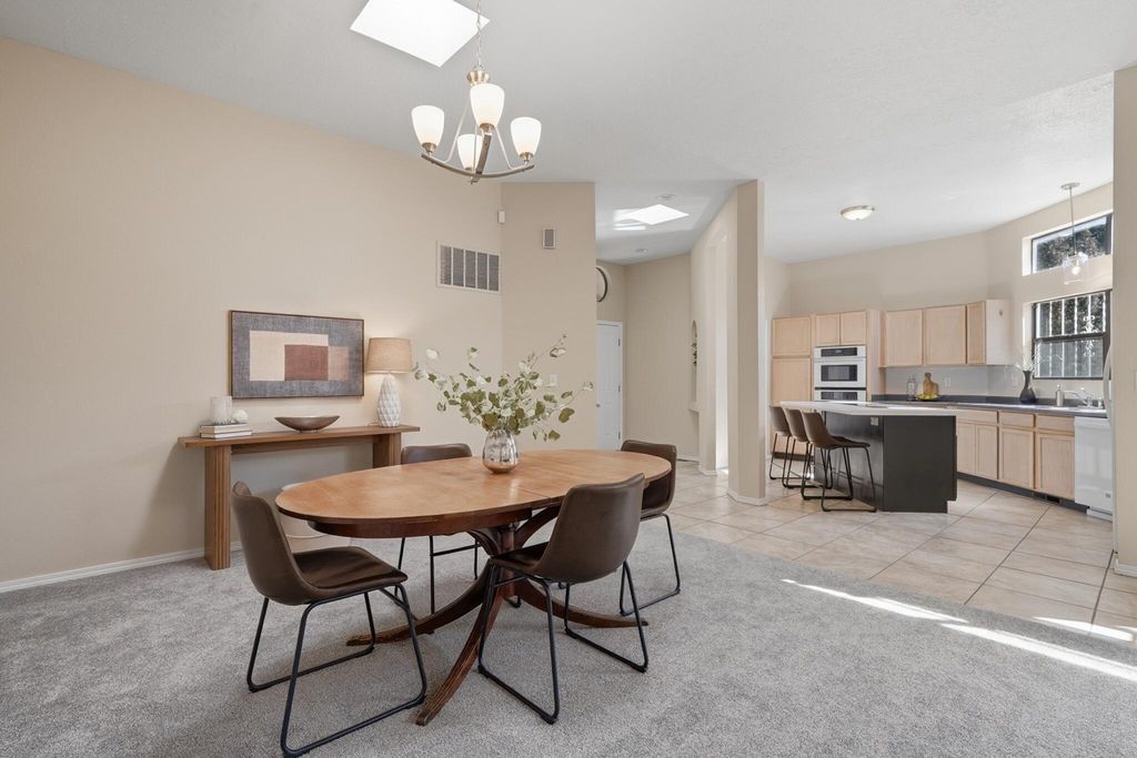 Image 12 of property listing at 13140 Nandina Lane SE, Albuquerque, NM 87123