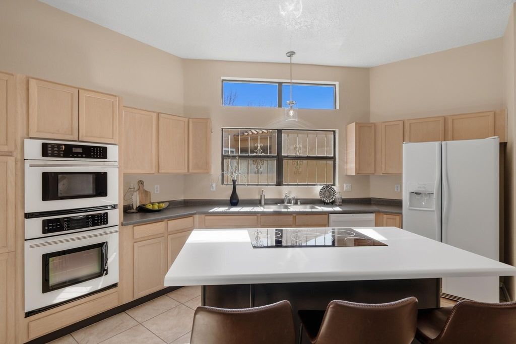 Image 14 of property listing at 13140 Nandina Lane SE, Albuquerque, NM 87123