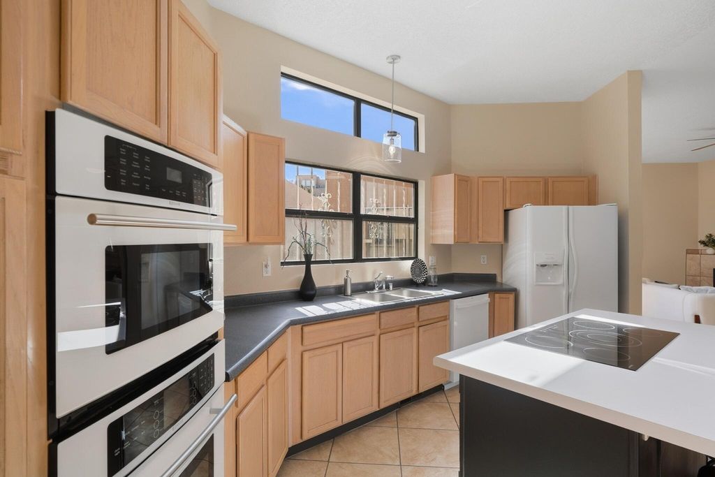 Image 15 of property listing at 13140 Nandina Lane SE, Albuquerque, NM 87123