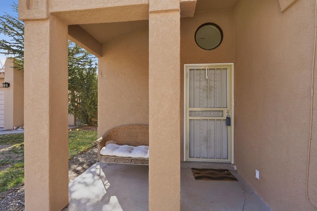 Image 4 of property listing at 13140 Nandina Lane SE, Albuquerque, NM 87123
