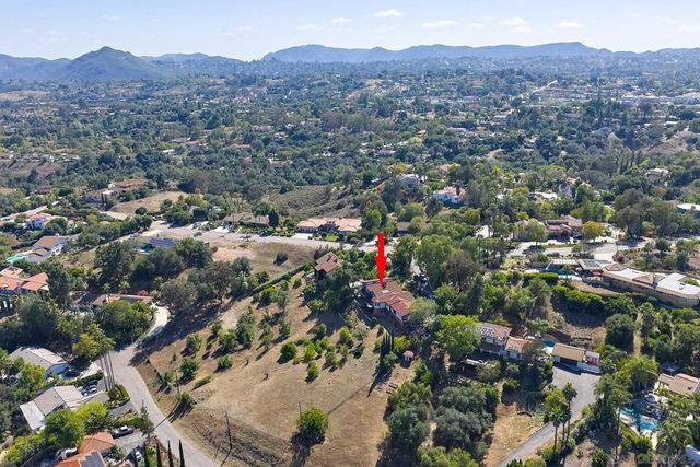 2448 Royal Crest, Escondido, CA 92025