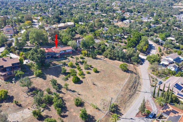 2448 Royal Crest, Escondido, CA 92025