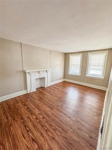 3221 Gravois Ave, St Louis, MO 63118