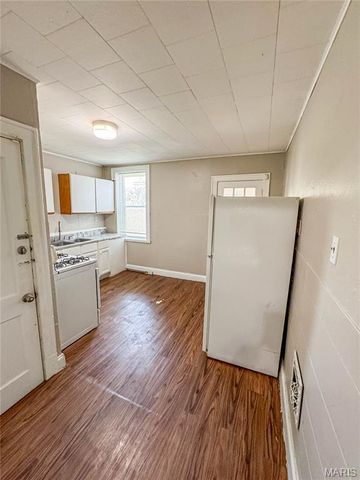 3221 Gravois Ave, St Louis, MO 63118