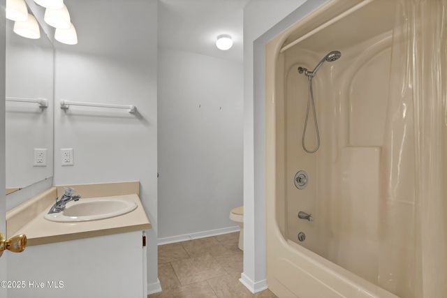 1210 Bayside Circle W, Wilmington, NC 28405