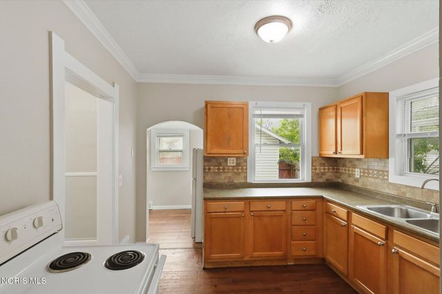 870 Toronto Avenue, Toledo, OH 43609
