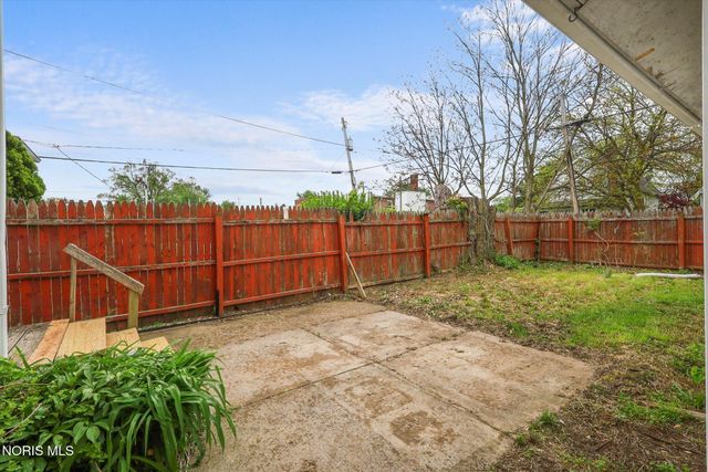 870 Toronto Avenue, Toledo, OH 43609