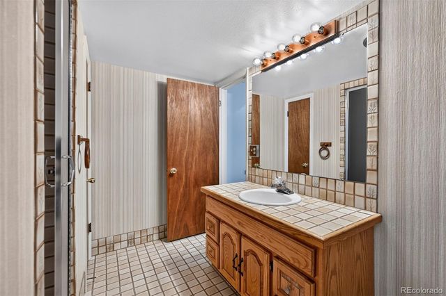 632 S Gardenia Street, Lakewood, CO 80228