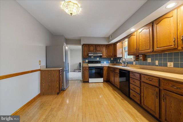 204 POPLAR RD, Chalfont, PA 18914