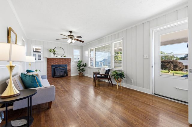 2418 MT VERNON ST, Waynesboro, VA 22980