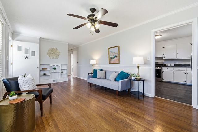 2418 MT VERNON ST, Waynesboro, VA 22980