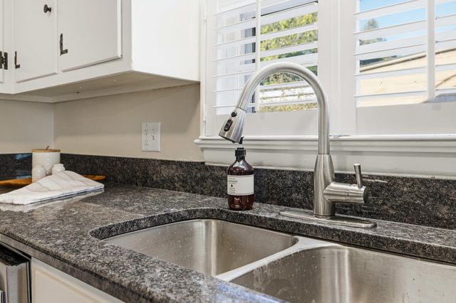 2418 MT VERNON ST, Waynesboro, VA 22980