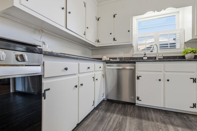 2418 MT VERNON ST, Waynesboro, VA 22980