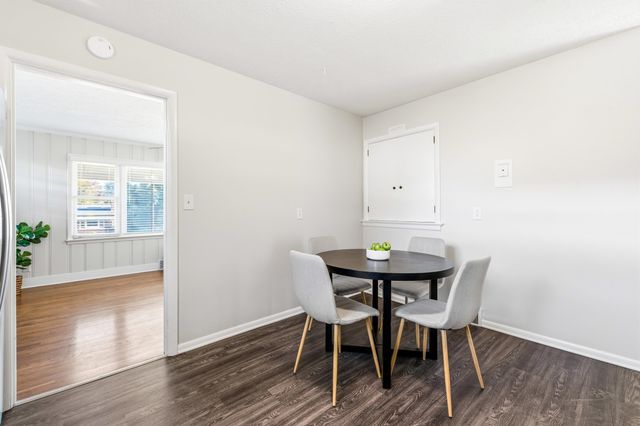 2418 MT VERNON ST, Waynesboro, VA 22980