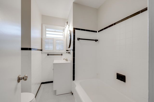 2418 MT VERNON ST, Waynesboro, VA 22980