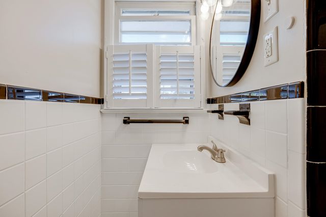 2418 MT VERNON ST, Waynesboro, VA 22980