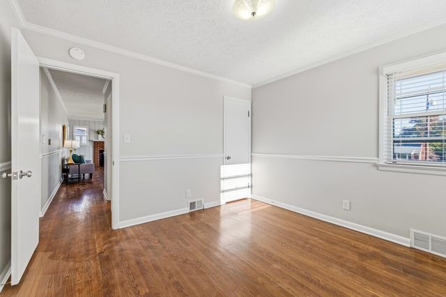 2418 MT VERNON ST, Waynesboro, VA 22980