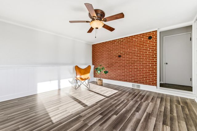 2418 MT VERNON ST, Waynesboro, VA 22980