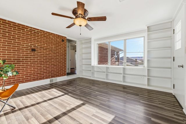 2418 MT VERNON ST, Waynesboro, VA 22980