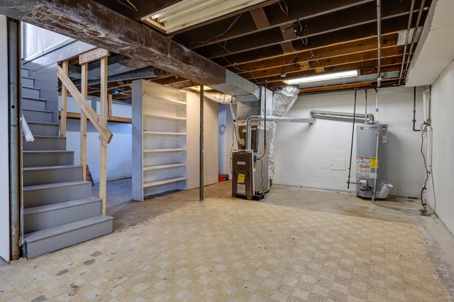 2418 MT VERNON ST, Waynesboro, VA 22980