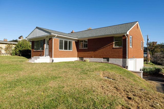 2418 MT VERNON ST, Waynesboro, VA 22980