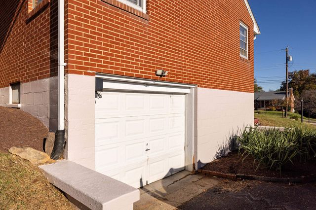 2418 MT VERNON ST, Waynesboro, VA 22980