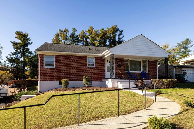 2418 MT VERNON ST, Waynesboro, VA 22980