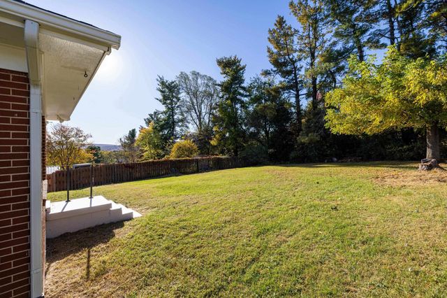 2418 MT VERNON ST, Waynesboro, VA 22980