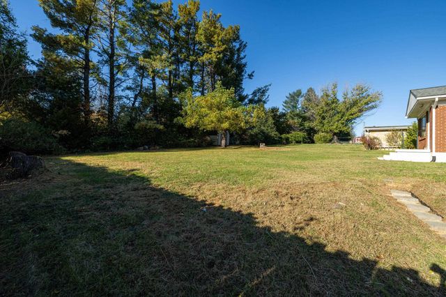 2418 MT VERNON ST, Waynesboro, VA 22980