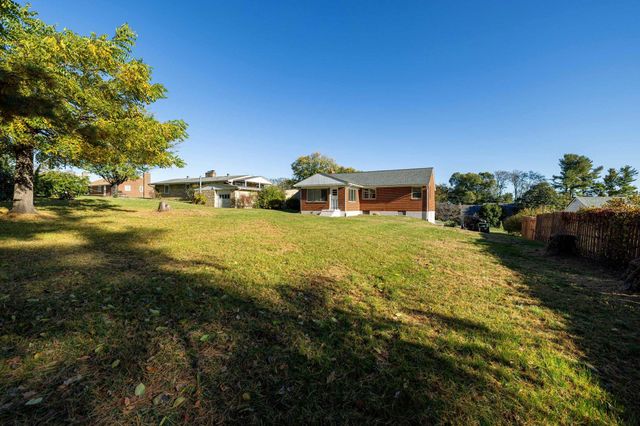 2418 MT VERNON ST, Waynesboro, VA 22980