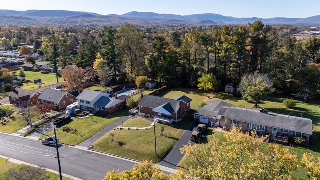 2418 MT VERNON ST, Waynesboro, VA 22980