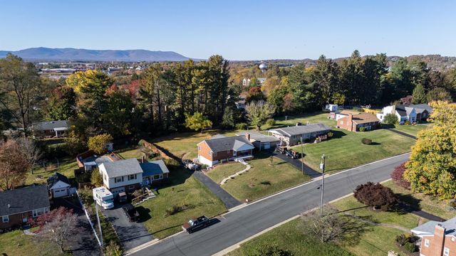 2418 MT VERNON ST, Waynesboro, VA 22980