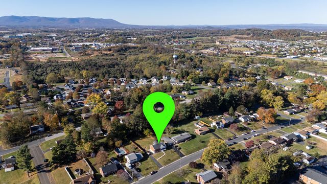 2418 MT VERNON ST, Waynesboro, VA 22980