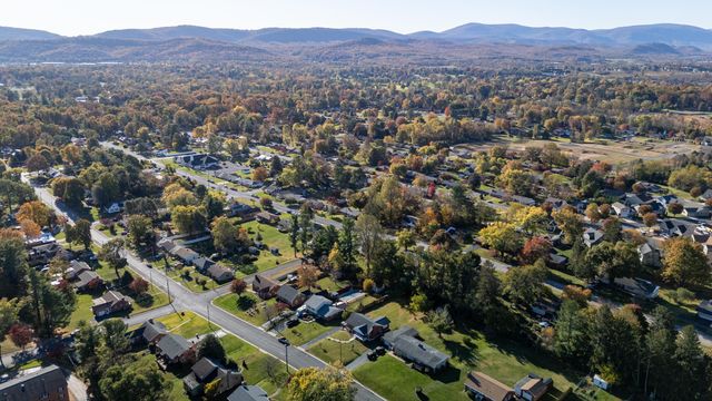 2418 MT VERNON ST, Waynesboro, VA 22980