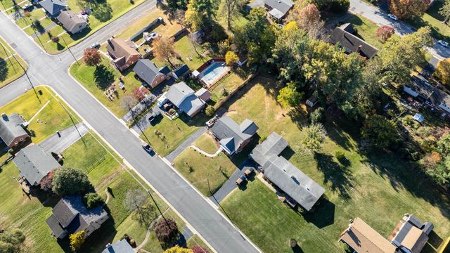 2418 MT VERNON ST, Waynesboro, VA 22980