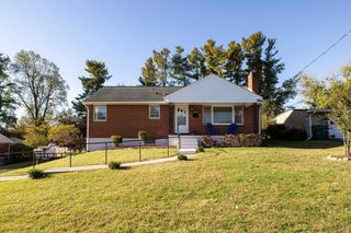 2418 MT VERNON ST, Waynesboro, VA 22980