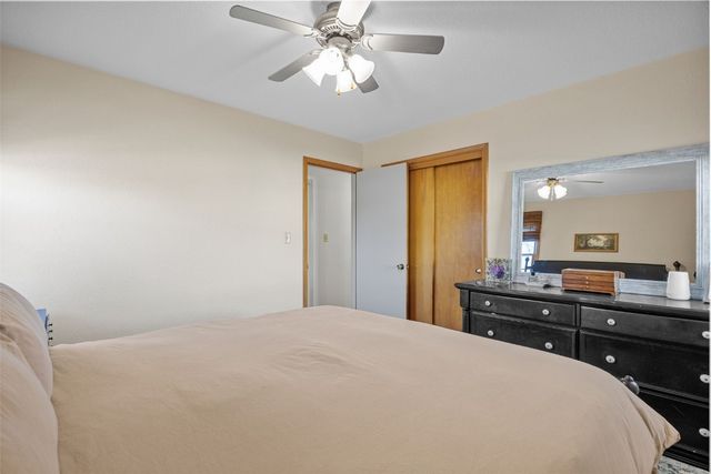 110 27th Ave Drive SW, Cedar Rapids, IA 52404