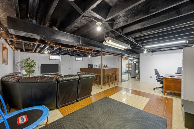 110 27th Ave Drive SW, Cedar Rapids, IA 52404