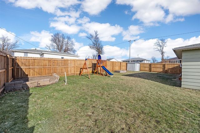 110 27th Ave Drive SW, Cedar Rapids, IA 52404